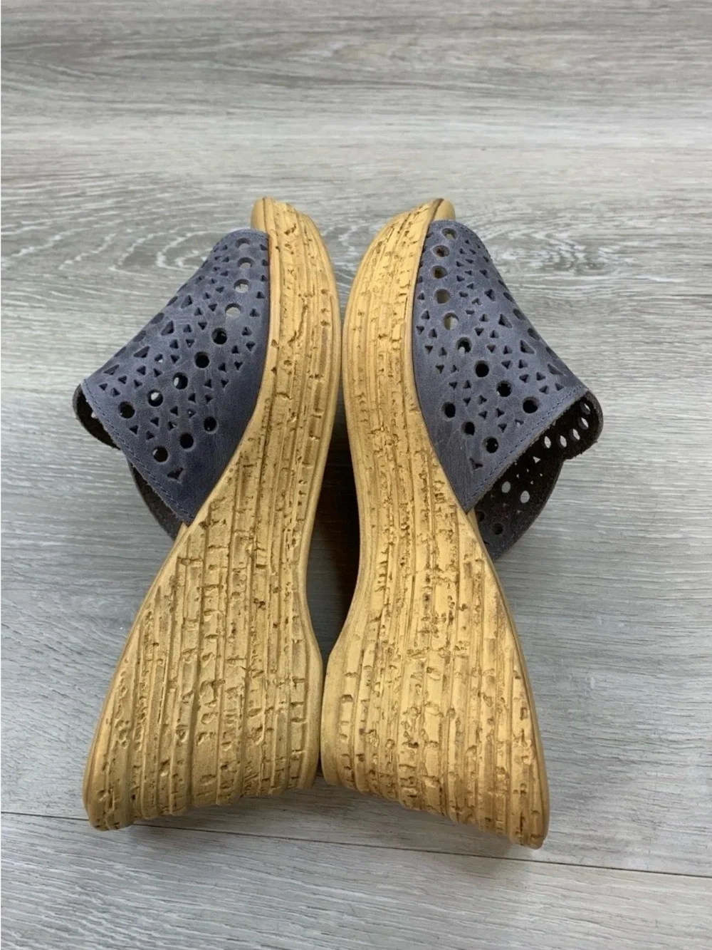 NWOTSpring Steps Women Sandals Slate Gray Laser Cut Leather Wedge 9 Comfort Shoe
